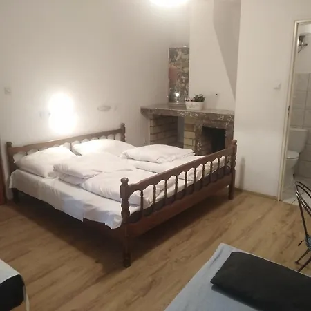 Goscinne Irena Bed and Breakfast 3*